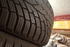 Gomme 225/45/R17 Continental