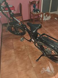 Bici con pedalata assistita