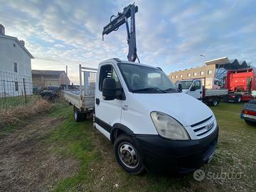 Iveco Daily 35-15 con Gru