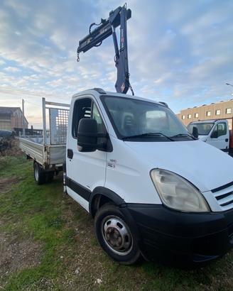 Iveco Daily 35-15 con Gru