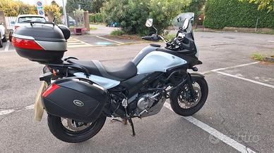 Suzuki V-Strom 650 XT ABS del 2015.
