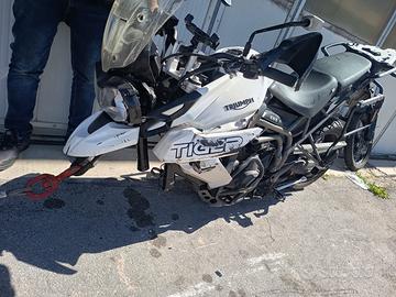 TRIUMPH TIGER 800 XCX