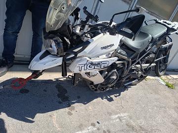 TRIUMPH TIGER 800 XCX