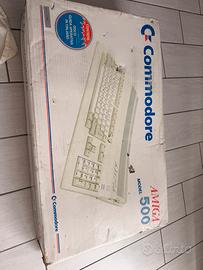 Comodore Amiga500 +100 floppy giochi +3 joystick