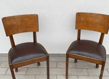 Sedie vintage in legno-seduta imbottita e borchie