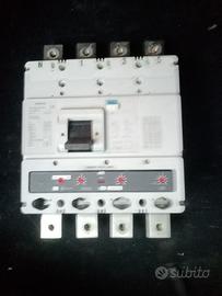 Interruttore magnetotermico di potenza