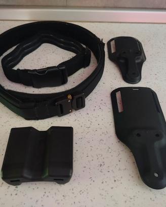 Cinturone Helikon più accessori