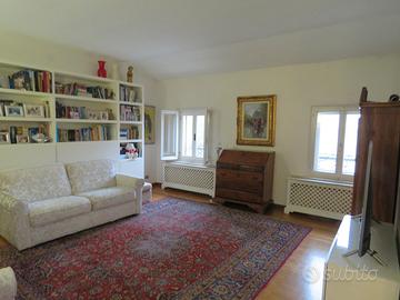 Attico Borgo Cavour con posto auto coperto