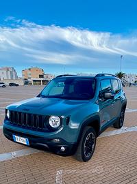 Jeep Renegade Trailhawk active drive low 4x4