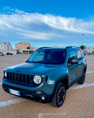 Jeep Renegade Trailhawk active drive low 4x4