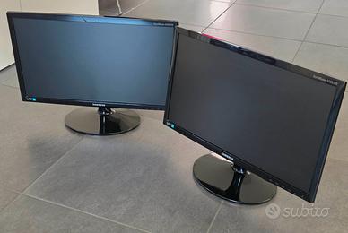 2 monitor LED Samsung 22 pollici