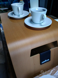 Vassoio in legno Lavazza con set tazzine