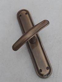 Maniglia cremonese per finestra 