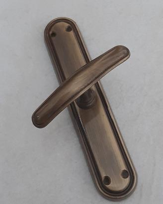 Maniglia cremonese per finestra 