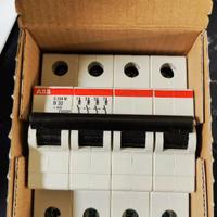 Interruttore magnetotermico ABB s204 B 32 NUOVO