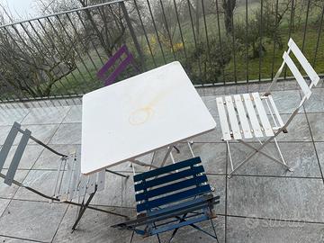 Tavoli pieghevoli da giardino completi di sedie