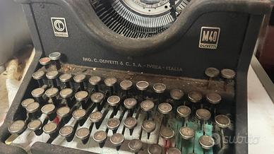 Macchina da scrivere olivetti