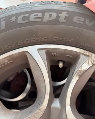 Cerchi più gomme invernali Hankook nuove