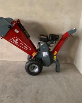 Cippatore Biotrituratore a scoppio motore 196cc