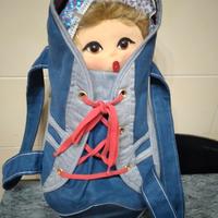 Bambola di pezza nella scarpa 