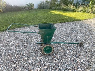 Traccia linee campo sportivo