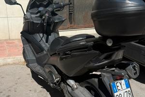Kymco AK 550