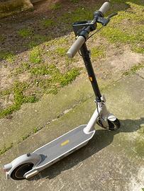 Monopattino Segway MaxG30