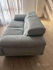 Divano scamosciato bello