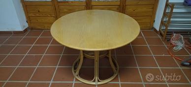 Tavolo rotondo in rattan