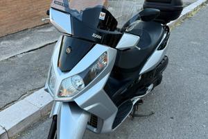 Sym Citycom 300i grigio chiaro metallizzato
