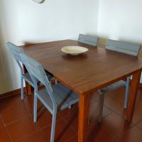 Tavolo con sedie