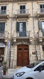 Via Risorgimento, ampia metratura per uso ufficio
