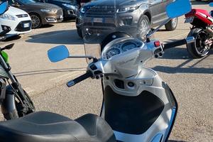 Piaggio Beverly 300i tourer