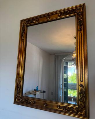 SPECCHIO VINTAGE IN LEGNO DORATO – Elegante e Raff