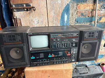 Boombox vintage con TV integrata Hyper anni 80