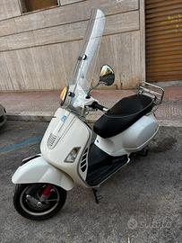 Vespa 300 Gts Super