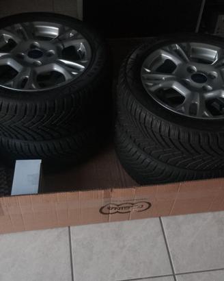 CERCHI 15 PNEUMATICI INVERNALI FORD FIESTA MK7.5