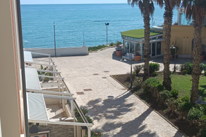 FRONTE MARE con piscina a Porto Recanati