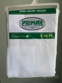Tenda velata bianca con anelli