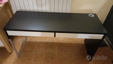 scrivania Ikea micke