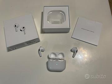 Apple AirPods 3ª con custodia Lightning e MagSafe