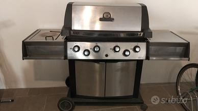 BARBECUE A GAS BROIL KING 