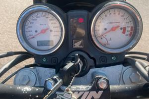 Honda Hornet CB600F – 2003 – 44.290 km – € 2.000
