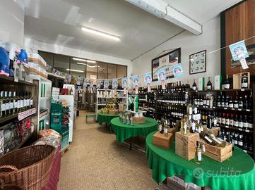 NEGOZIO A VEZZANO LIGURE