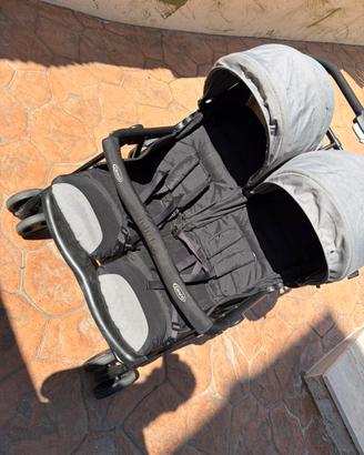 passeggino gemellare marca GRACO