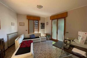 Appartamento di 140 m² con 5 locali e box auto a F