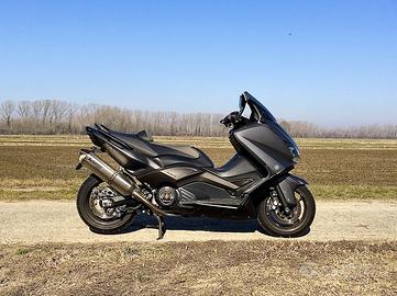 T-Max edizione Black Max 530 ABS