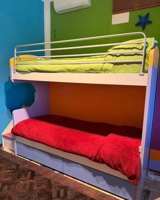 Letto a castello colorato completo