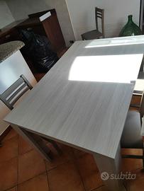 Tavolo e sedie cucina/salone