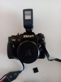 Macchina fotografica Zenit 122 e vari obiettivi